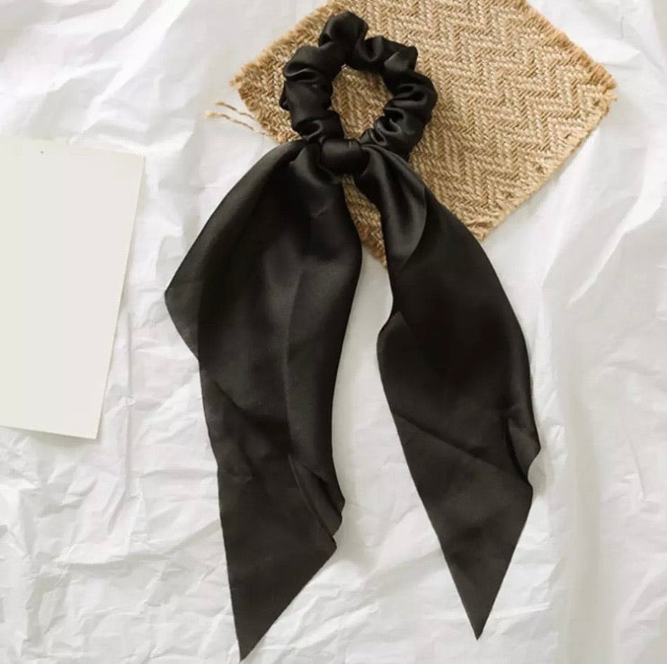 The Sue Hair Scrunchie with tie - Black